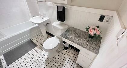 Awesome! One Bedroom Duplex - Upstairs