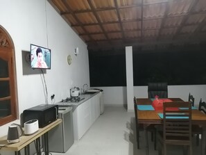 Microwave, oven