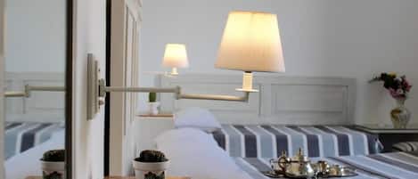 In-room safe, desk, free WiFi