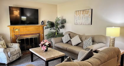 Spacious 4-bedroom house in beautiful Campbell with AC and gym