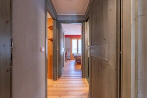 Interior - White Peak 77 – Panoramic Ski Slope Views (Bormio)