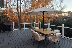 Outdoor dining - Spacious Luxury 8BR Masters Rental - Sleeps Large Groups (Evans)