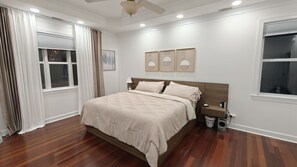 8 slaapkamers, een strijkplank/strijkijzer, internet, beddengoed