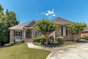 Exterior - Spacious Luxury 8BR Masters Rental - Sleeps Large Groups (Evans)