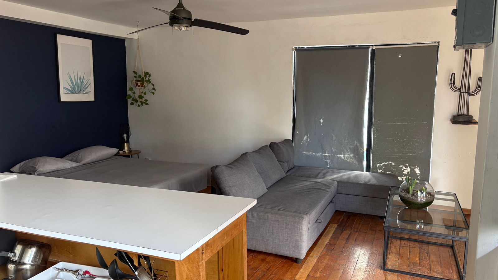 Studio | Living area