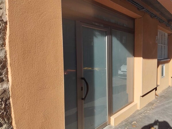 Exterior detail - Hostel Travelers Inn (Madrid)