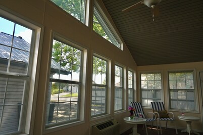 Spacious 3BR Furnished Home: Bar, Sunroom & Bonus Rooms