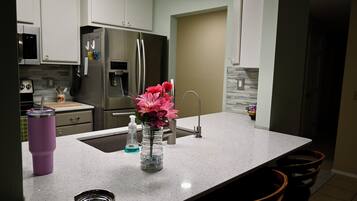 Mikrowelle, Ofen, Herdplatte, Geschirrspüler