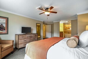 2 bedrooms, iron/ironing board, WiFi, bed sheets - 2BR/2BA South Mountain Condo – Fireplace, Pool, Near Loon Ski Area (Lincoln)