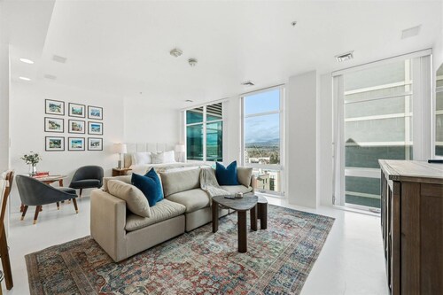 Sophisticated Downtown Boise Condo | Mountain Views | Walkable | Ideal for Business & Couples