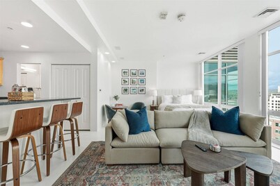 Sophisticated Downtown Boise Condo | Mountain Views | Walkable | Ideal for Business & Couples