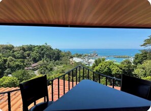 Outdoor dining - THE RANCH OVERLOOKING THE PACIFIC OCEAN (Quepos)