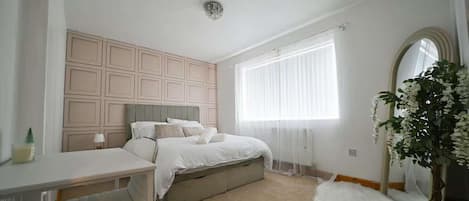 2 dormitorios, tabla de planchar con plancha, wifi gratis y ropa de cama