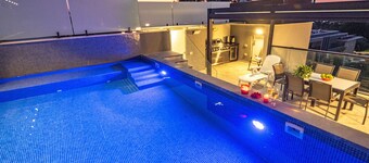 Margalit Luxury Suite: Heated Pool & BBQ