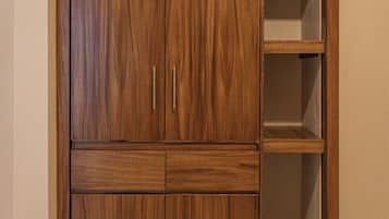 コンフォート スタジオスイート プールビュー | 内装