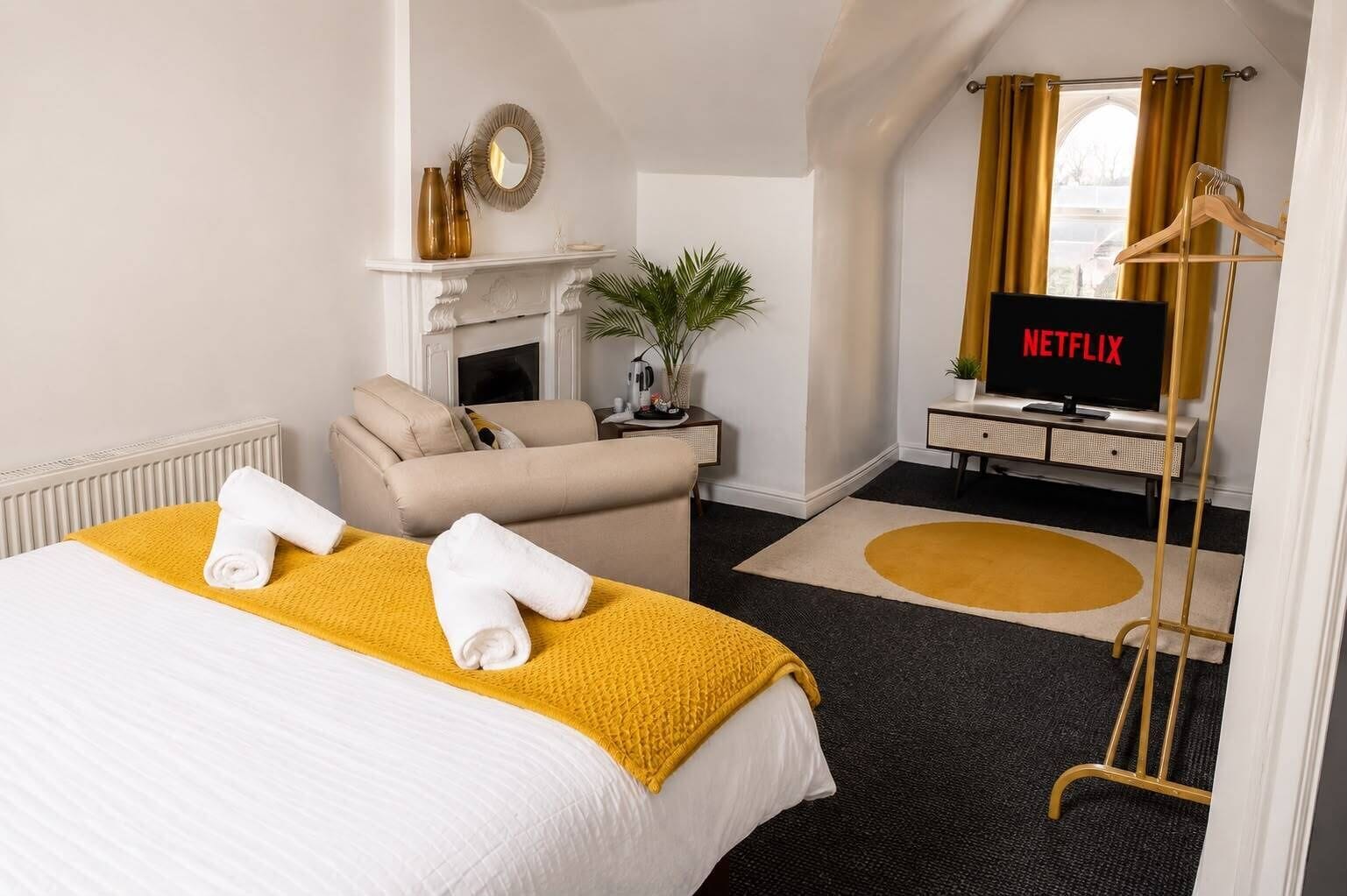 7 bedrooms, iron/ironing board, free WiFi, bed sheets