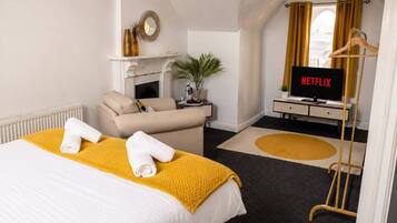 7 bedrooms, iron/ironing board, free WiFi, bed sheets