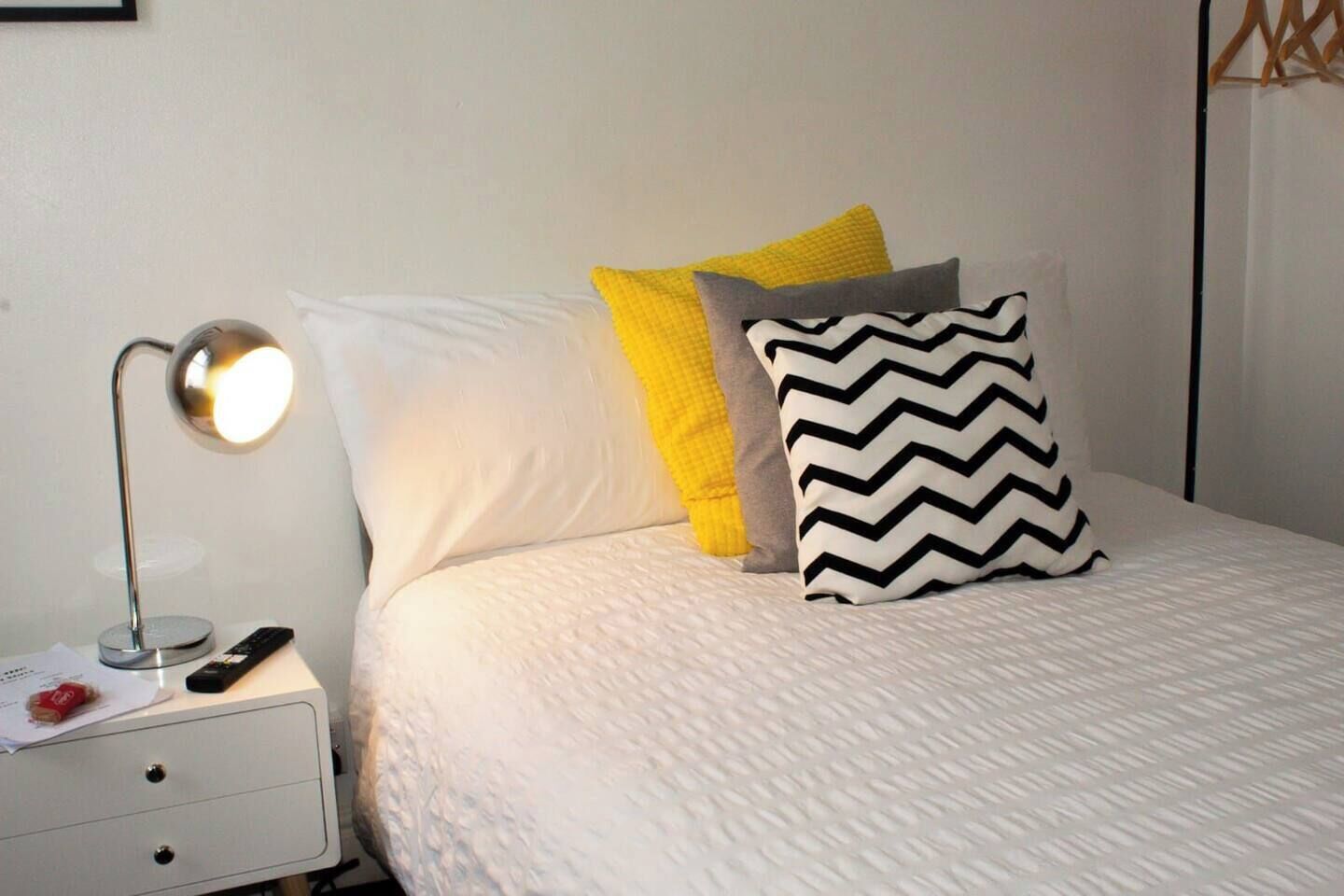 Strykejern/-brett, wi-fi (inkludert) og sengetøy