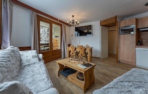TV - 100m from resort center, 2nd floor, balcony, tv, ski locker, 39m², Les Orres (Les Orres)