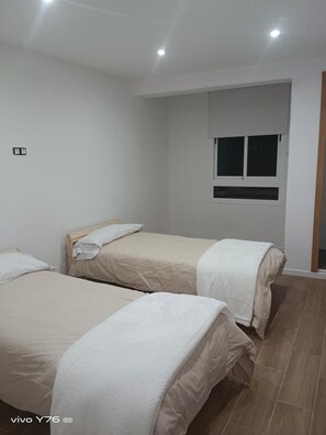 3 bedrooms, WiFi, bed sheets - Sunny Apartment, 3 Bedrooms, Breakfast Included (Thu, Fri, Sat, Sun) (Icod de los Vinos)