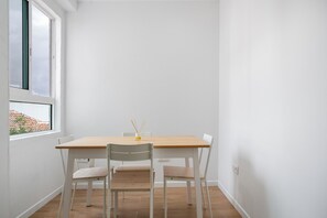 Dining - Sunny Apartment, 3 Bedrooms, Breakfast Included (Thu, Fri, Sat, Sun) (Icod de los Vinos)