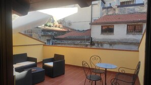 Outdoor dining - Archubintu B&B (Sassari)