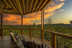 Terrace/patio - Brand New~Luxury Lodge~Views~Pool~Golf Sim~Hot Tub (Sevierville)