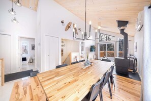 Interior - Spa & Foosball | Le WKD (Saint-Philémon)