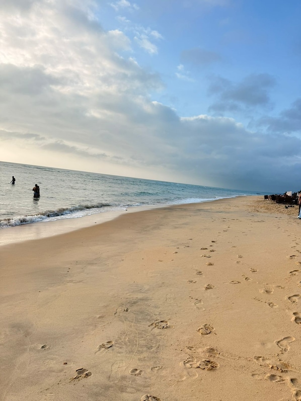 Beach nearby, white sand, beach bar - Pousada Vila Terrar (Porto Seguro)