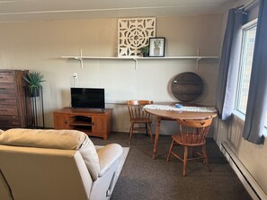 Smart TV - #1 studio with AC in Sheldon (Sheldon)