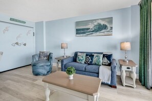 TV, video games - Compass Cove 366 (Myrtle Beach)