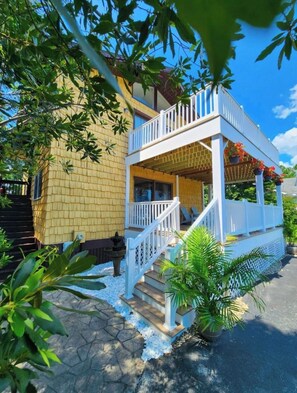 Exterior - Stay at Riptide Retreat- Charming Getaway (Ocean Pines)
