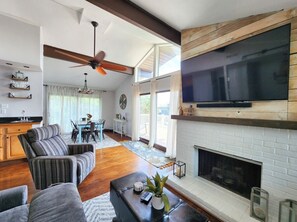 Living area - Stay at Riptide Retreat- Charming Getaway (Ocean Pines)