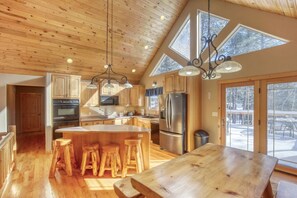 Private kitchen - The Gathering Place - Hot tub, Wifi & trailer park (Lead)
