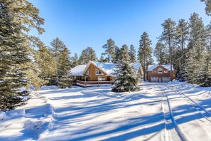 Exterior - The Gathering Place - Hot tub, Wifi & trailer park (Lead)