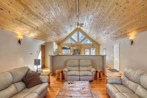 TV, fireplace - The Gathering Place - Hot tub, Wifi & trailer park (Lead)