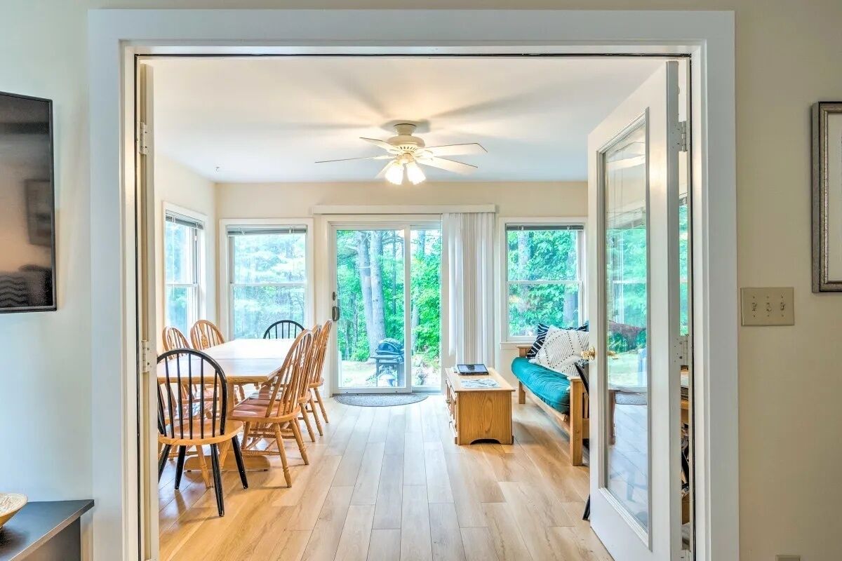 Spacious 4-bedroom House A Quick Walk To The Town Beach & Grey Rocks Trails - Grafton, NH