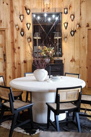 Dining - Cozy 3-bedroom cabin on a horse ranch where tranquility meets rustic charm! (Walnut)