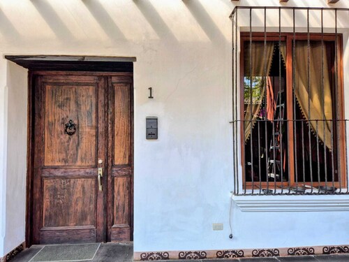 Villa in Santa Inés condominium, a few meters from the entrance to Antigua Guatemala.