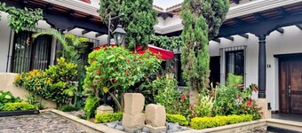 Villa en condominio Santa Inés, a pocos metros del ingreso a Antigua Guatemala