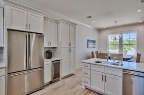 Private kitchen - Sun Justice (Miramar Beach)