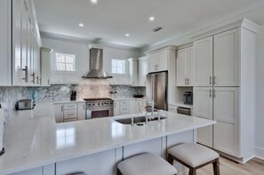 House, Multiple Beds (Sun Justice) | Private kitchen - Sun Justice (Miramar Beach)