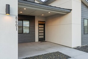 تفاصيل الفندق من الخارج