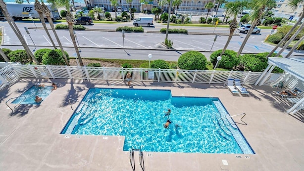 Unclassified image, 1 of 624, button - Grand Caribbean East 307 (Destin)