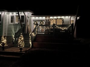 Exterior - Lovely 1-bedroom house on over 2 acres in welcoming East Flat Rock (East Flat Rock)