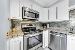 Condo, 1 King Bed with Sofa bed (Enclave 204A) | Private kitchen - Enclave 204a (Destin)