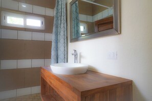 Bathroom - Casa Surf Soak - 200Mbps WiFi (El Gigante)