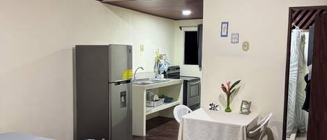 1 bedroom, internet, bed sheets