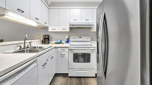 Condo, 1 King Bed with Sofa bed (Sandprints II B-1) | Private kitchen - Sandprints II B-1 (Miramar Beach)