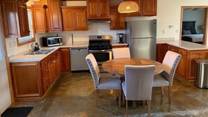 Unclassified image, 4 of 11, button - Augusta River Rental (Augusta)